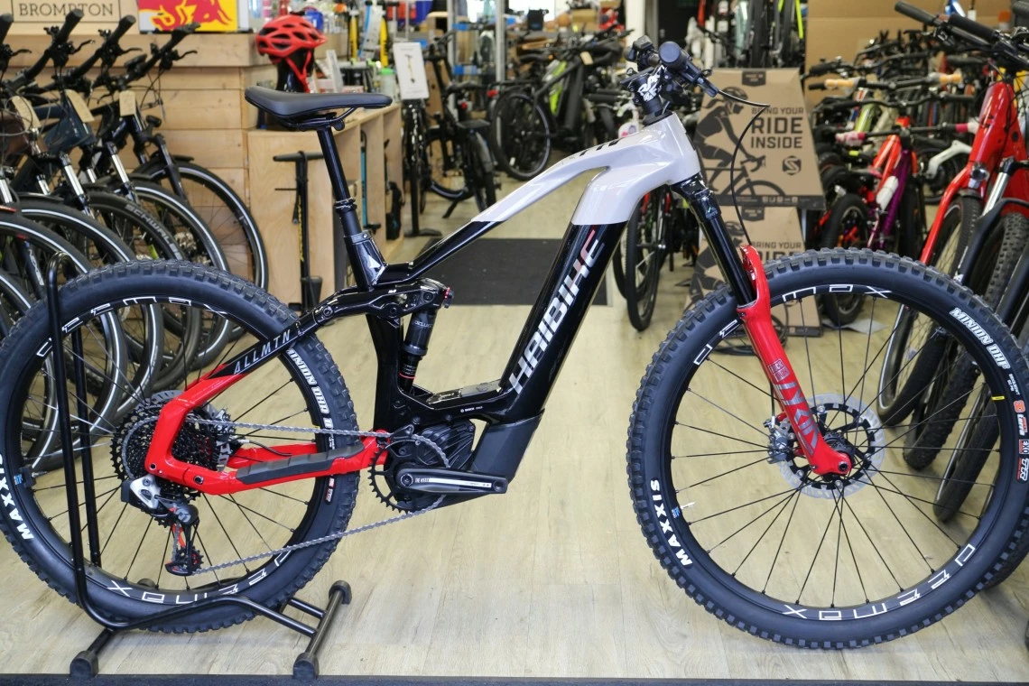 Haibike AllMtn CF SE 2022 Electric Mountain Bike 3 Haibike AllMtn CF SE 2022 Electric Mountain Bike